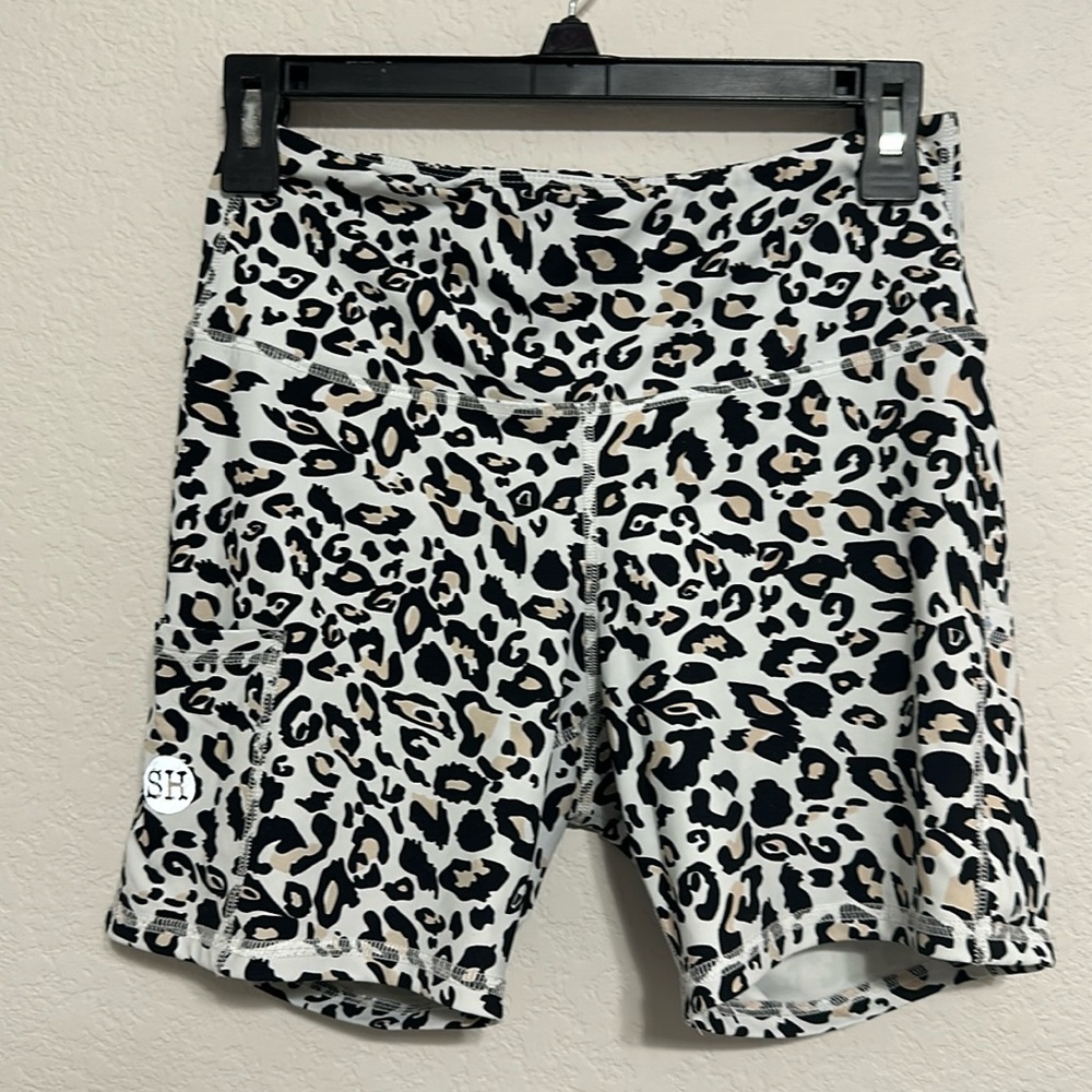 Salty Honey skater short with side pockets